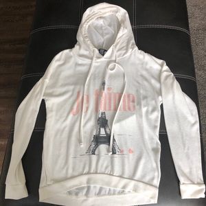 Women’s long sleeve shirt with hood.